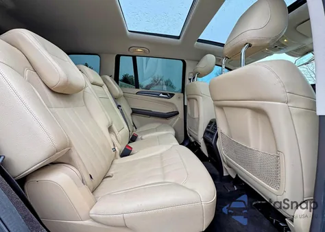 2018 Mercedes-Benz Gls 450 4Matic z USA, uszkodzony, nr VIN 4JGDF6EE5JB124726